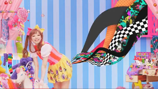 Ponponpon by きゃりーぱみゅぱみゅ [Kyary Pamyu Pamyu] (Music video