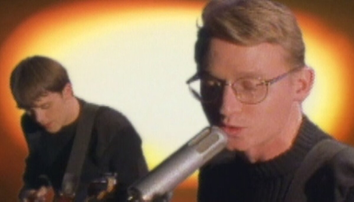 Comin' Home by Hum (Music video, Alternative Rock): Reviews, Ratings ...
