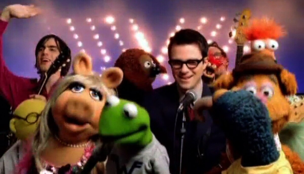 Keep Fishin' by Weezer (Music video, Alternative Rock): Reviews