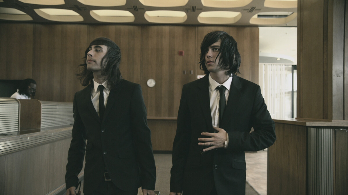 King for a Day by Pierce the Veil (Music video, Post-Hardcore 